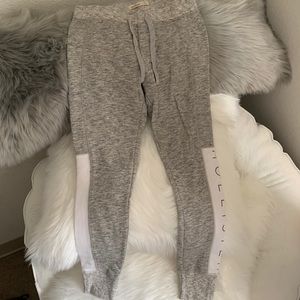 Hollister joggers!!
